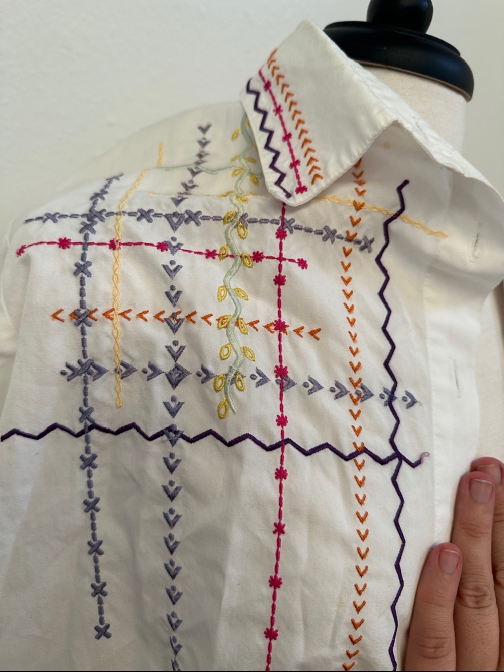 White Embroidered Button-Down Shirt with Southwestern Multicolor Stitch Detail - Picture 3 of 5